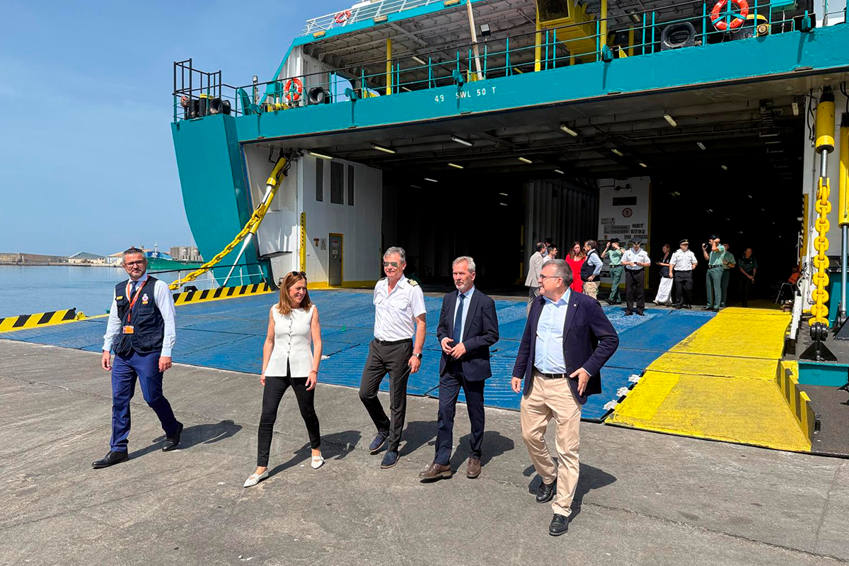 Foto durante la visita a las instalaciones