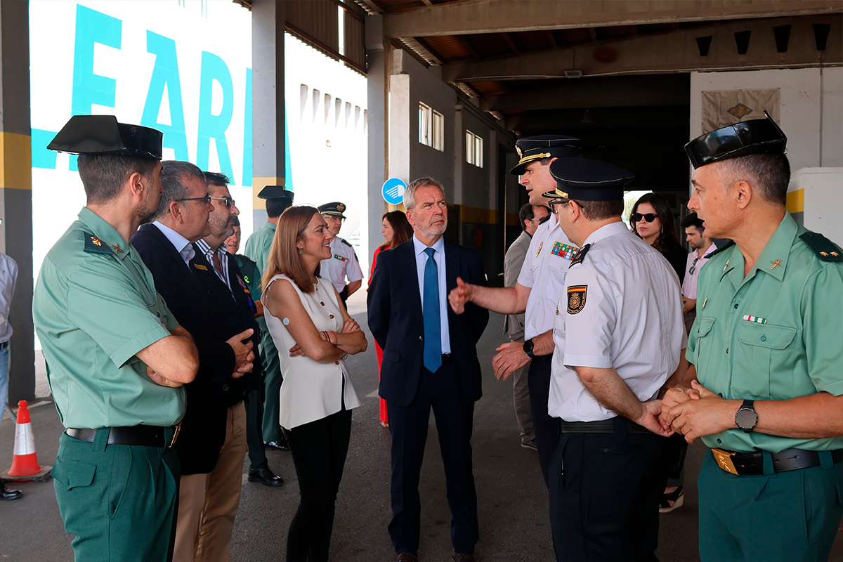 Foto durante la visita a las instalaciones