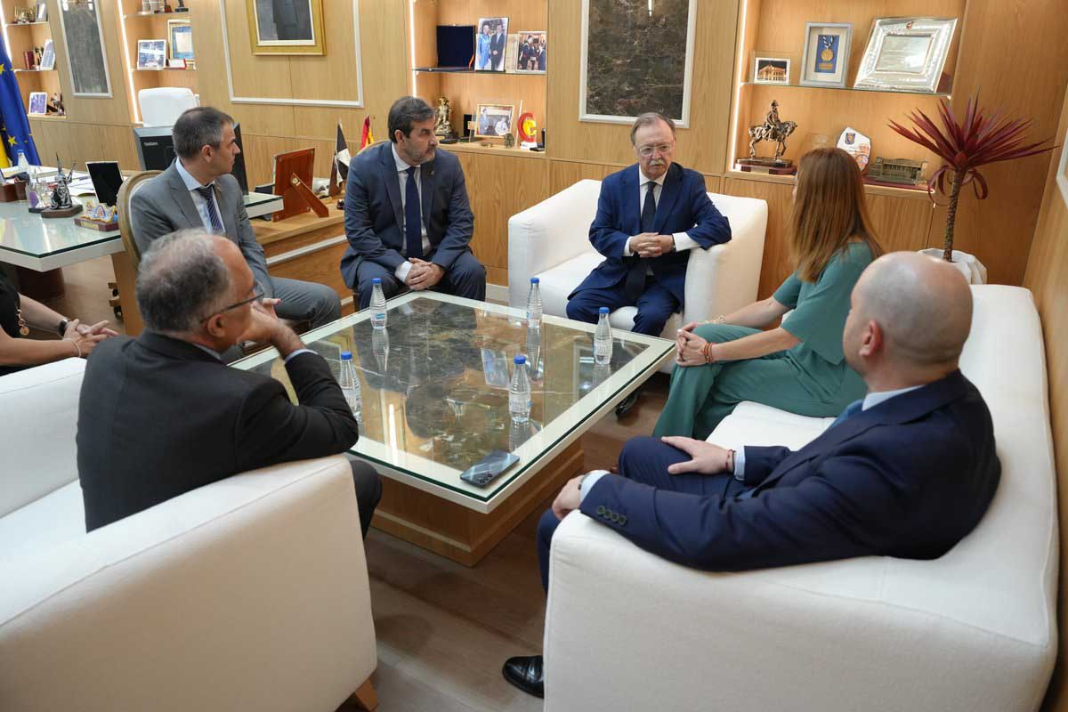 Reunión con el presidente del Gobierno de Ceuta, Juan Vivas Lara.